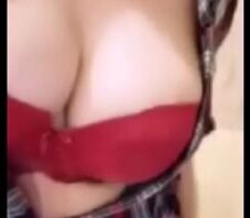 คลิปเสียว คลิปหลุดกลุ่มลับ นักศึกษาสาวไลฟ์สดโชว์นม
