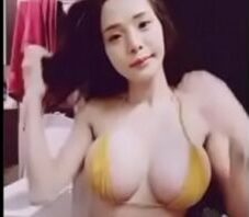 คลิปเสียว กลุ่มลับไลฟ์สดสาวนมโตถอดเห็นหัวนม