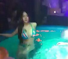 Nathalie Achielsteppe and นิชา ชูสุวรรณ. swimming pools Japanese h.