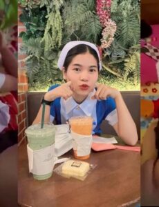 คลิปหลุดไทยใหม่ นักศึกษาพยาบาล โดนแอบถ่ายตอนเย็ดคาชุดเอาหมอนปิดหน้าแล้วถ่ายมาปล่อย เย็ดท่าหมาโคตรเสียวเลยเย็ดคาชุดแบบนี้ฟินชิบหายแม่งโคตรเงี่ยนเห็นแล้วโคตรชอบเลย