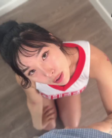 หนังXXXเกาหลี Elle Lee สาวเกาหลีเหล็กดัด มาจับดูดน้ำควยแฟนหนุ่มฝรั่งอย่างเด็ดจัดๆ ต่อด้วย มาจับเย็ดกระแทกหีลีลาอย่างมันส์ ร่อนเอวแจ่มๆ นวดนมโครตดี